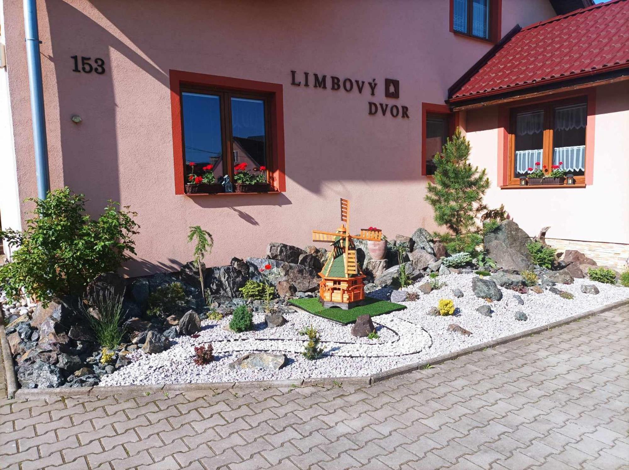 فندق Pezion Limbovy Dvor فربوف المظهر الخارجي الصورة