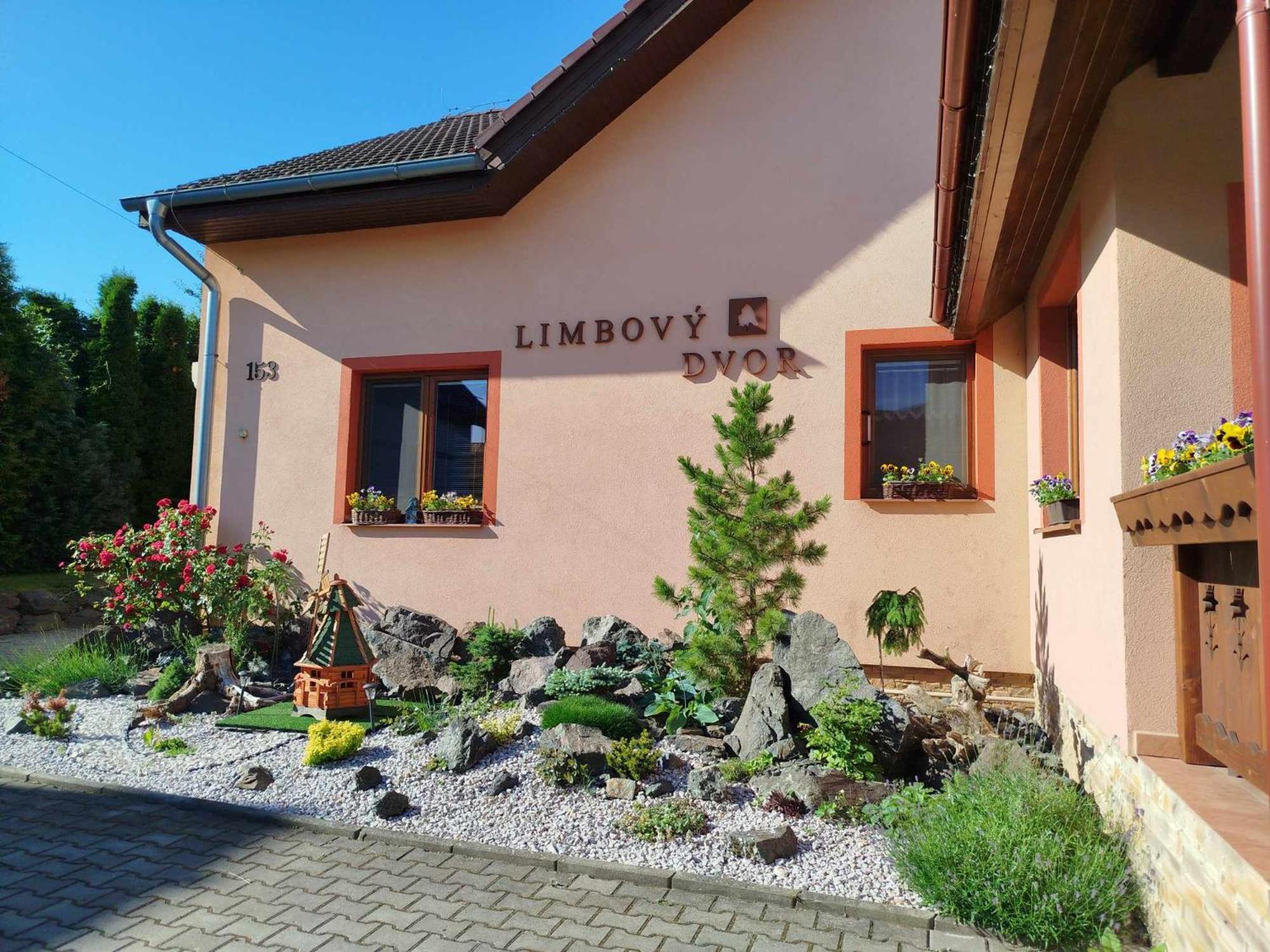 فندق Pezion Limbovy Dvor فربوف المظهر الخارجي الصورة